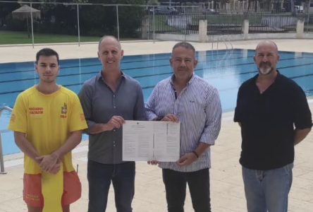 Piscinas Municipais de Almeirim recebem Edital de Piscina atribuído pelo ISN