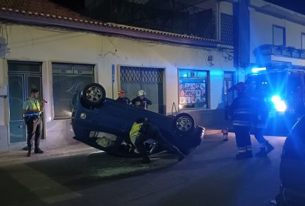 Acidente muito aparatoso com capotamento em Almeirim
