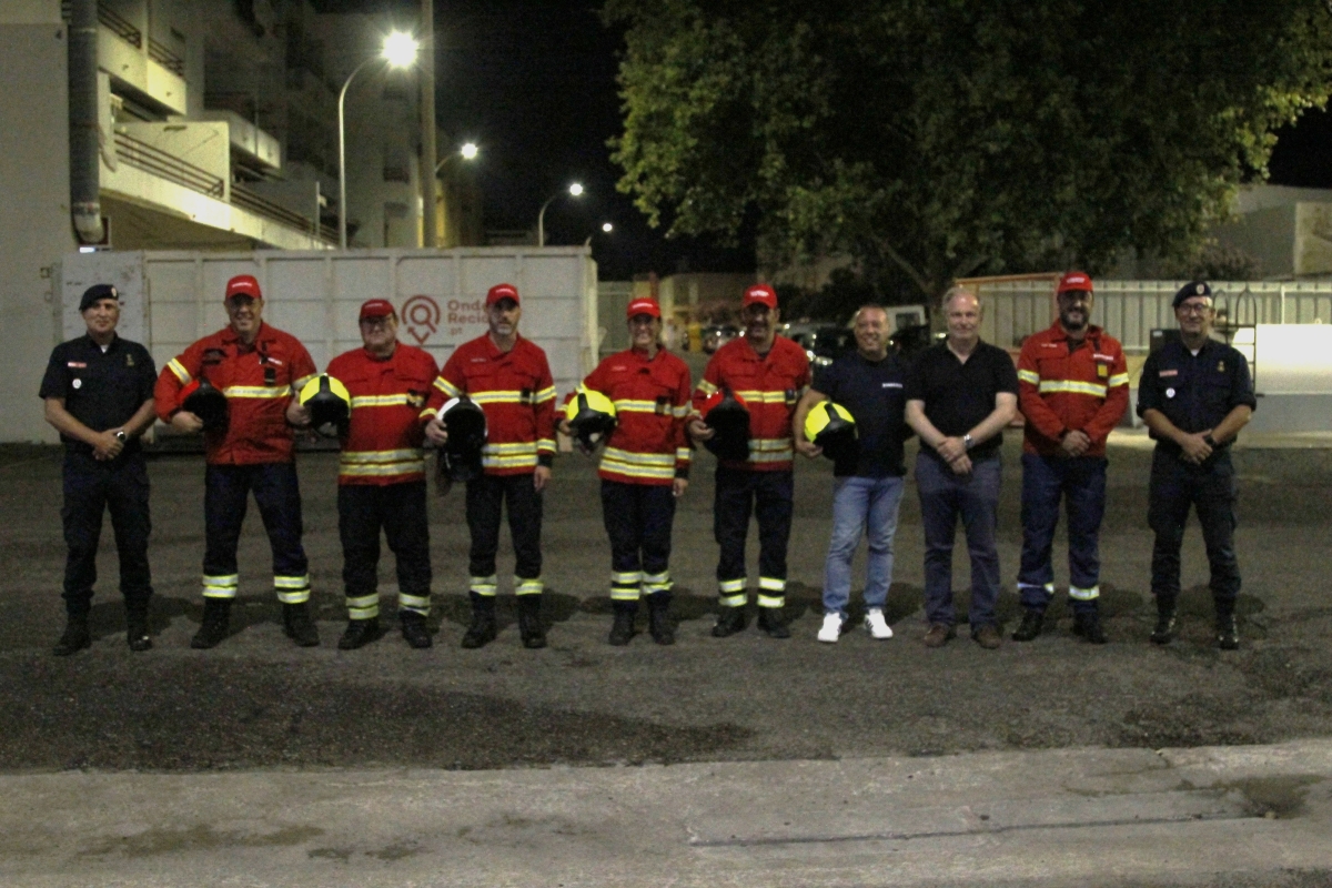 Bombeiros de Almeirim investem 15 mil euros em 50 novos capacetes para os operacionais
