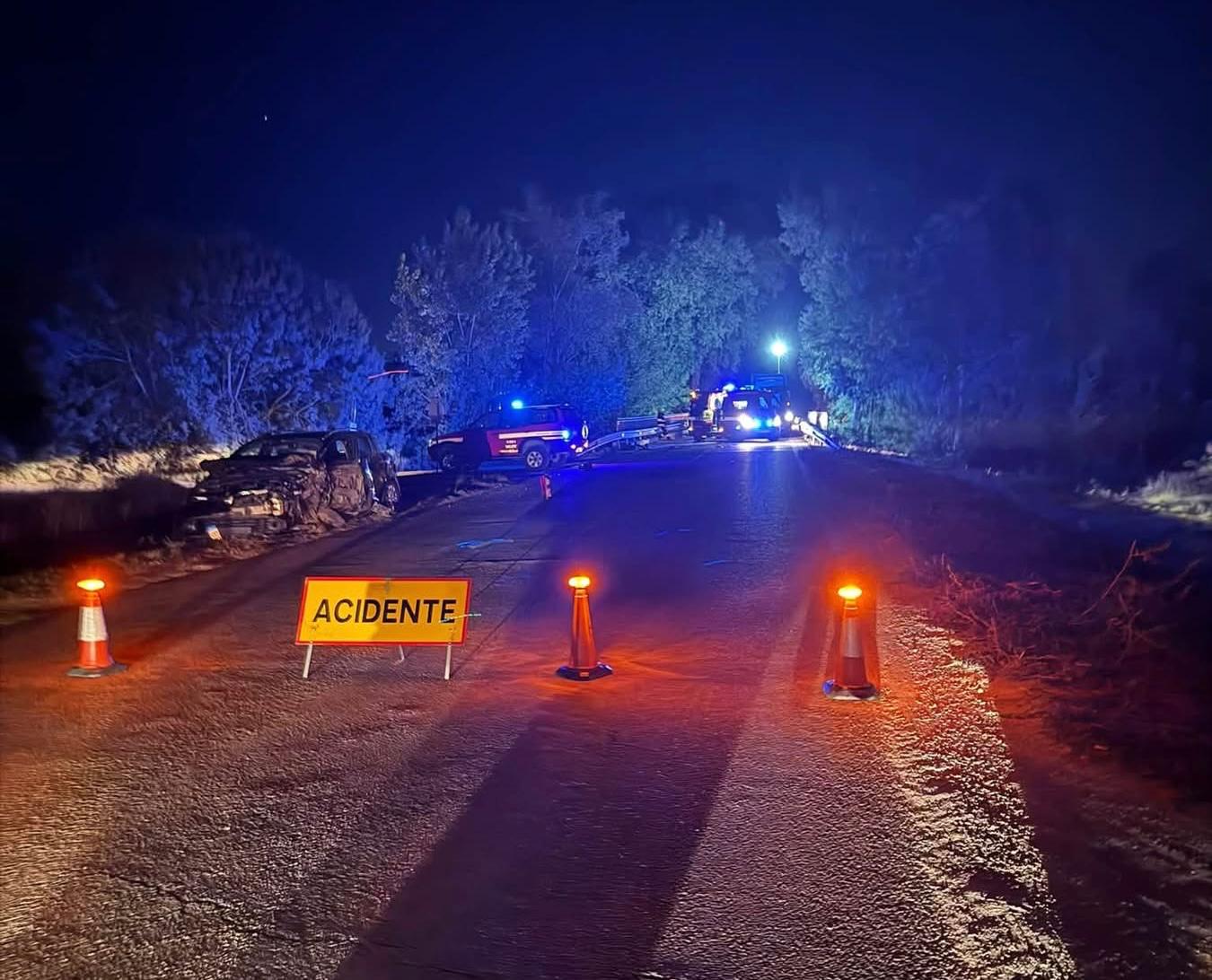 Colisão entre ligeiro e pesado corta EN 114 entre Almeirim e a Tapada
